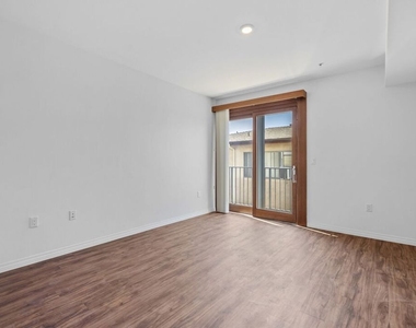 5245 Santa Monica Boulevard - Photo Thumbnail 13