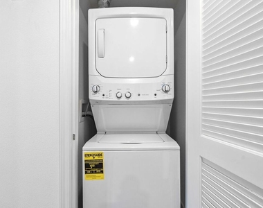 5245 Santa Monica Boulevard - Photo Thumbnail 17