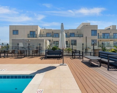 5245 Santa Monica Boulevard - Photo Thumbnail 20