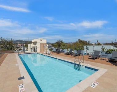 5245 Santa Monica Boulevard - Photo Thumbnail 18