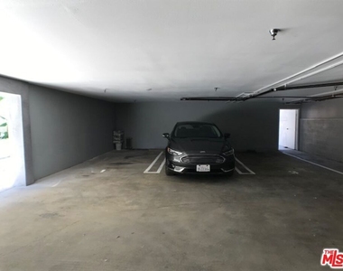 601 N Normandie Avenue - Photo Thumbnail 9