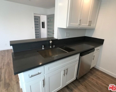 601 N Normandie Avenue - Photo Thumbnail 1