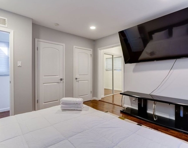 7553 Garden Grove Avenue - Photo Thumbnail 32