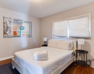 7553 Garden Grove Avenue - Photo Thumbnail 27
