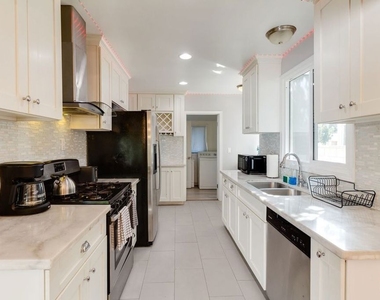 7553 Garden Grove Avenue - Photo Thumbnail 1