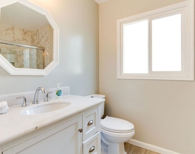 7553 Garden Grove Avenue - Photo Thumbnail 26