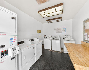 1118 Valencia Street - Photo Thumbnail 24