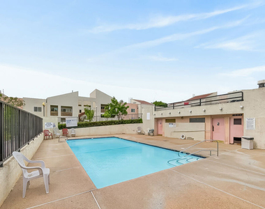 1118 Valencia Street - Photo Thumbnail 27