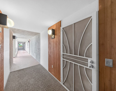 1118 Valencia Street - Photo Thumbnail 19