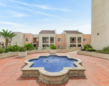 1118 Valencia Street - Photo Thumbnail 21