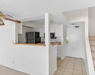 1118 Valencia Street - Photo Thumbnail 6