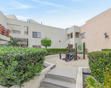 1118 Valencia Street - Photo Thumbnail 29