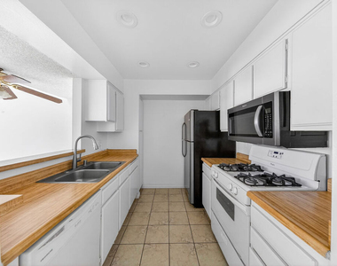 1118 Valencia Street - Photo Thumbnail 3