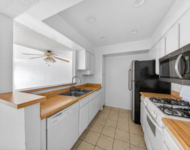 1118 Valencia Street - Photo Thumbnail 4