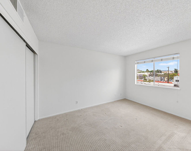 1118 Valencia Street - Photo Thumbnail 7