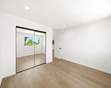 333 6th Avenue - Photo Thumbnail 13