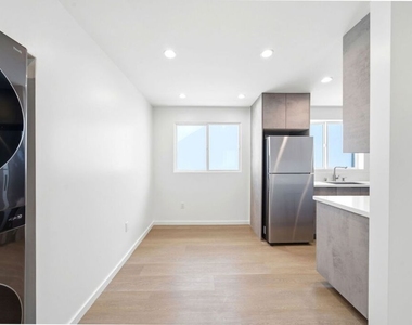 333 6th Avenue - Photo Thumbnail 5