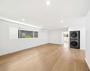 333 6th Avenue - Photo Thumbnail 3