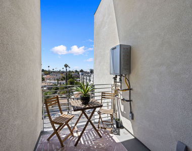 1055 S Serrano Avenue - Photo Thumbnail 26