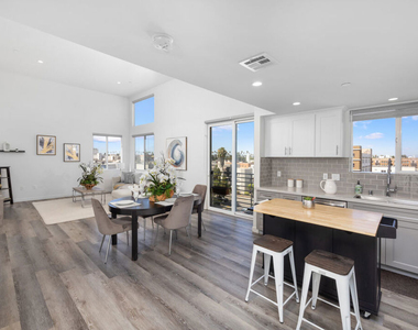1055 S Serrano Avenue - Photo Thumbnail 2
