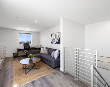 1055 S Serrano Avenue - Photo Thumbnail 25