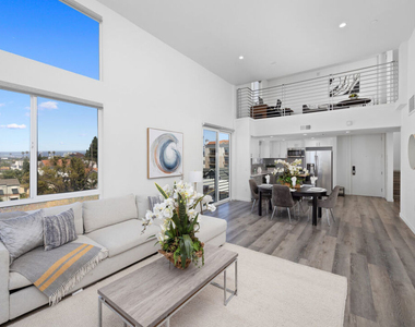 1055 S Serrano Avenue - Photo Thumbnail 12