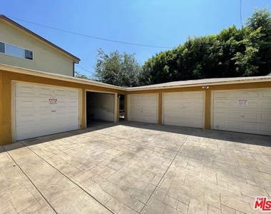 14944 Dickens Street - Photo Thumbnail 21