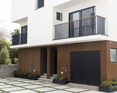 923 N Mariposa Avenue - Photo Thumbnail 5