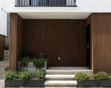 923 N Mariposa Avenue - Photo Thumbnail 4