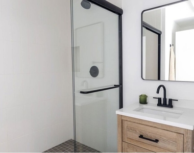 923 N Mariposa Avenue - Photo Thumbnail 19