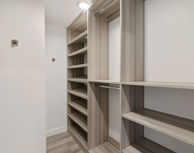 9249 Burton Way - Photo Thumbnail 14