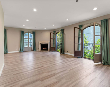 9249 Burton Way - Photo Thumbnail 16