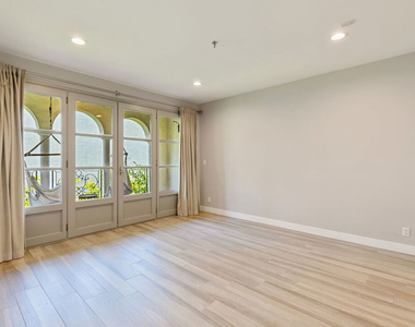 9249 Burton Way - Photo Thumbnail 8