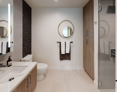 105 S Doheny Drive - Photo Thumbnail 12