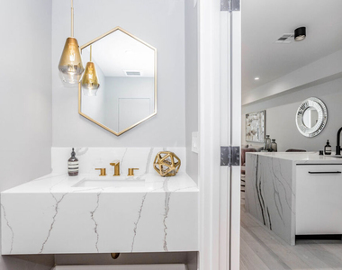 105 S Doheny Drive - Photo Thumbnail 10