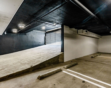 105 S Doheny Drive - Photo Thumbnail 14