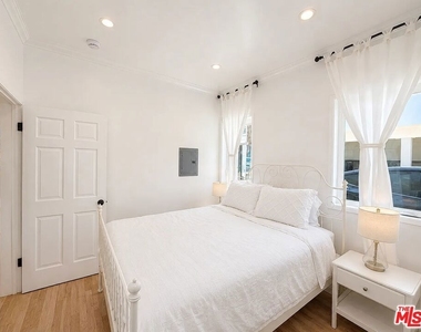 1111 21st Street - Photo Thumbnail 16