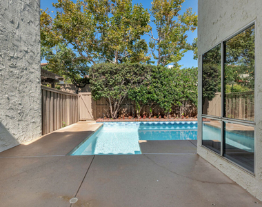 603 Racquet Club Lane - Photo Thumbnail 20