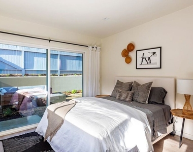 6459 Sycamore Meadows Drive - Photo Thumbnail 7