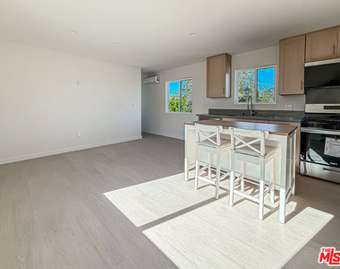 2617 Veteran Ave. - Photo Thumbnail 2