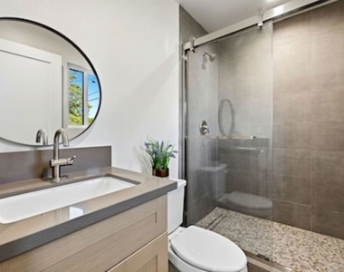 2619 Veteran Ave. - Photo Thumbnail 7