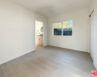 2619 Veteran Ave. - Photo Thumbnail 10