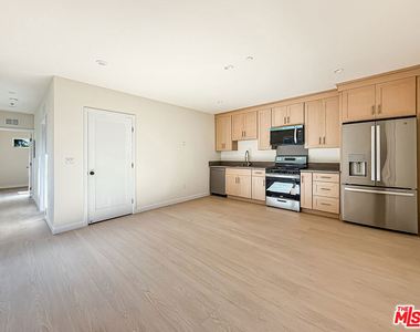 2619 Veteran Ave. - Photo Thumbnail 2