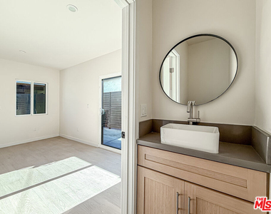 2619 Veteran Ave. - Photo Thumbnail 6