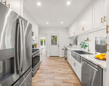 2621 Veteran Ave. Avenue - Photo Thumbnail 8