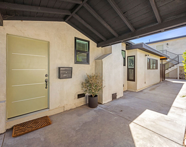 2621 Veteran Ave. Avenue - Photo Thumbnail 2