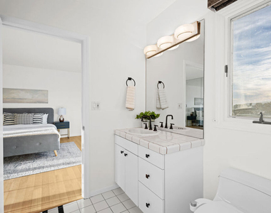 1121 Roberto Lane - Photo Thumbnail 17