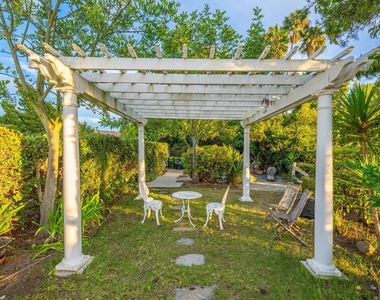 1121 Roberto Lane - Photo Thumbnail 24