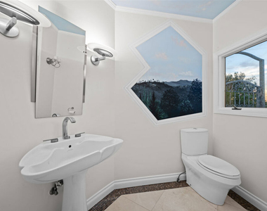 1121 Roberto Lane - Photo Thumbnail 20