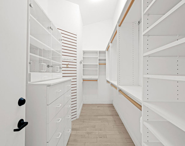 1121 Roberto Lane - Photo Thumbnail 15